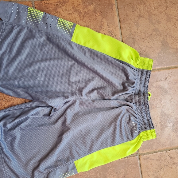 Nike Shorts - Picture 1 of 3